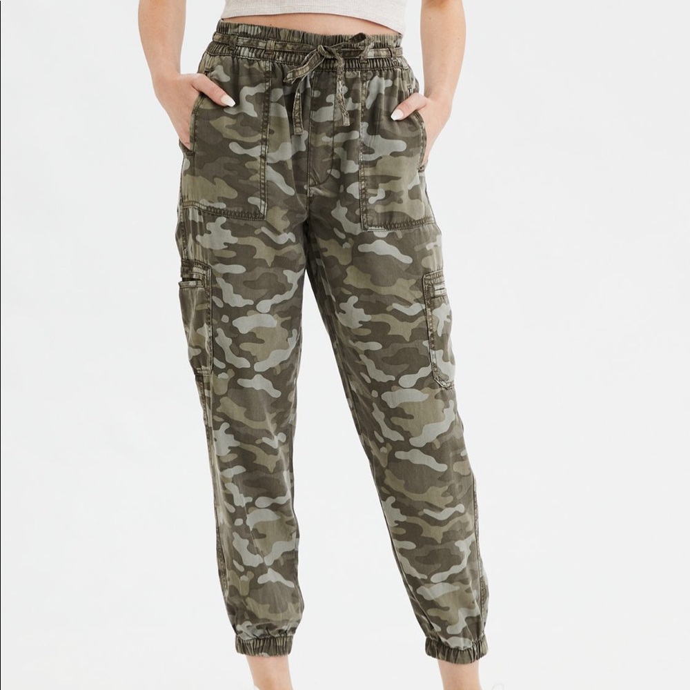AE camo jogger pant